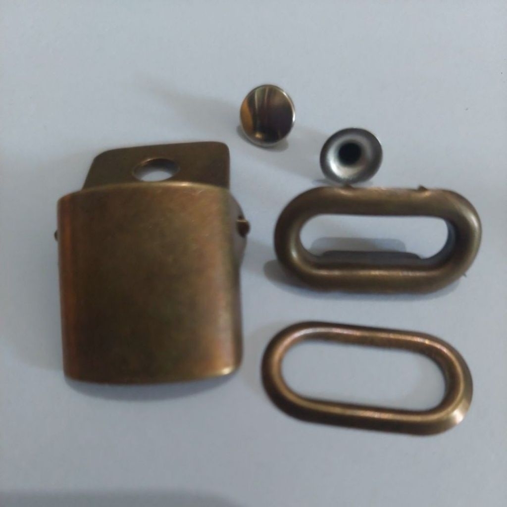 Pengait Topi Cakop Klip Besi - Gold